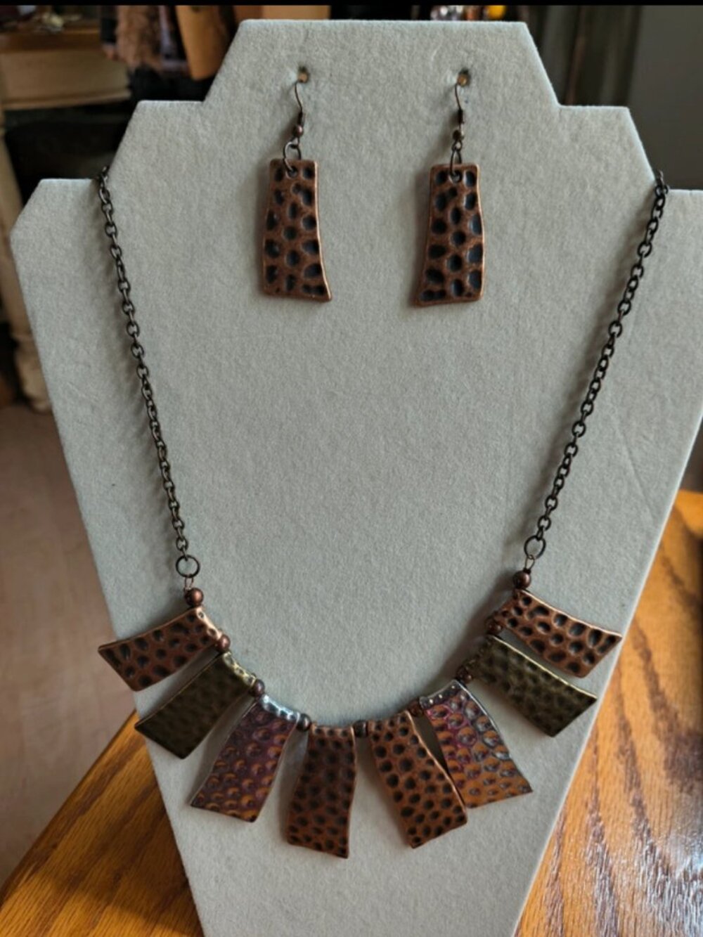 Paparazzi textured copper neckwear set
